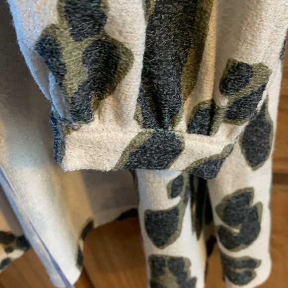 LIKE NEW Susan Graver Cardigan with pockets L - Picture 3 of 7